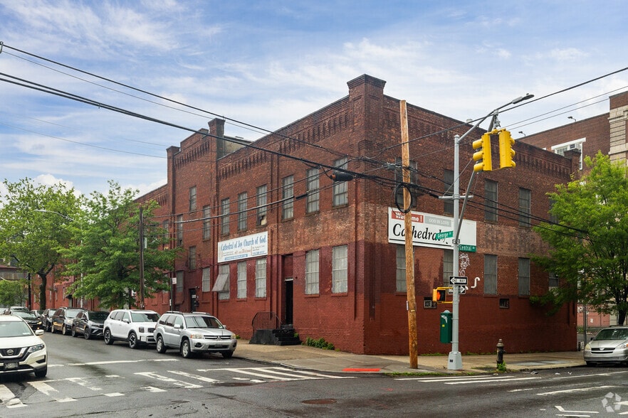 More Photos Of 43 George St, Brooklyn Religious Facility For Sale
