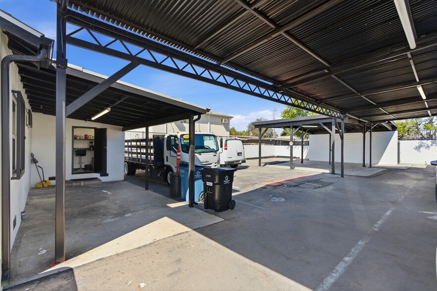 More Photos Of 13449 Van Nuys Blvd, Pacoima Storefront Retail Office For Lease