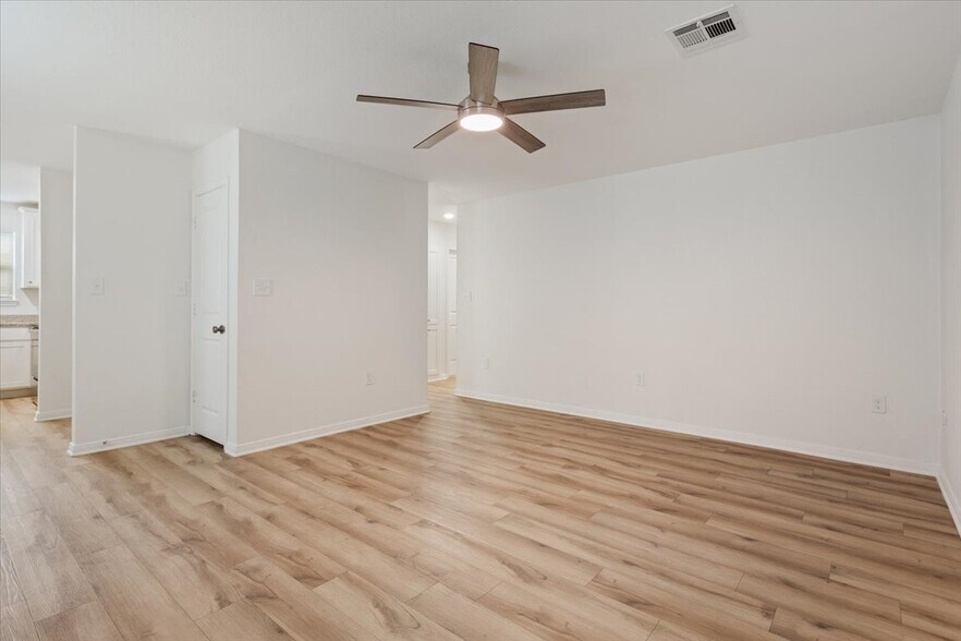 More Photos Of Gruver Circle, Hewitt Apartments For Sale