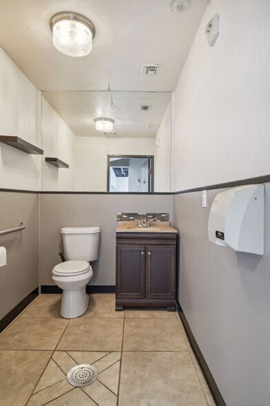 More Photos Of 7444 W Chatfield Ave, Littleton Unknown For Lease