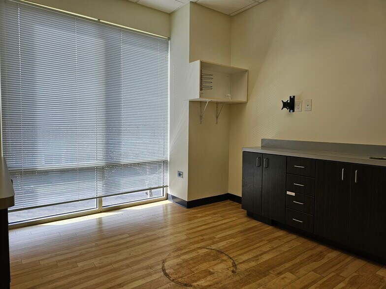 More Photos Of 5388 Discovery Park Blvd, Williamsburg Medical For Lease