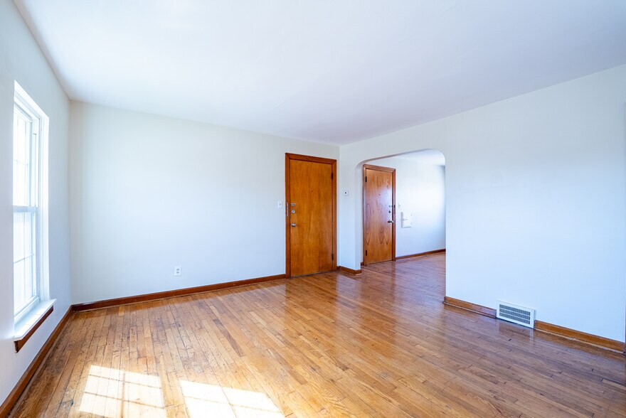 More Photos Of 2392 Wooster Rd, Rocky River Apartments For Sale