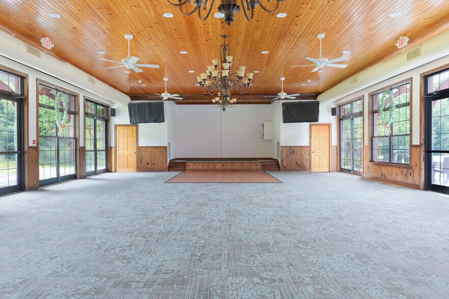 More Photos Of 1471 Denning Rd, Claryville Restaurant For Sale