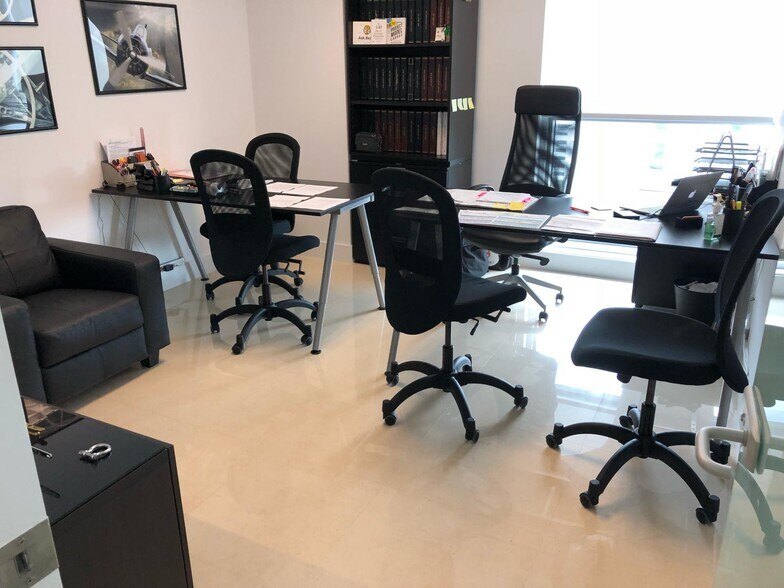 More Photos Of 175 SW 7th St, Miami Medical For Sale