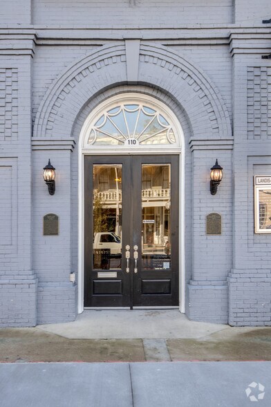 More Photos Of 110 W Indiana Ave, Deland Office For Lease