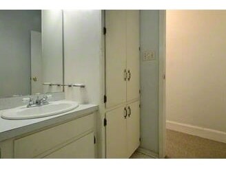 More Photos Of 2335 E Cesar Chavez St, Austin Freestanding For Lease