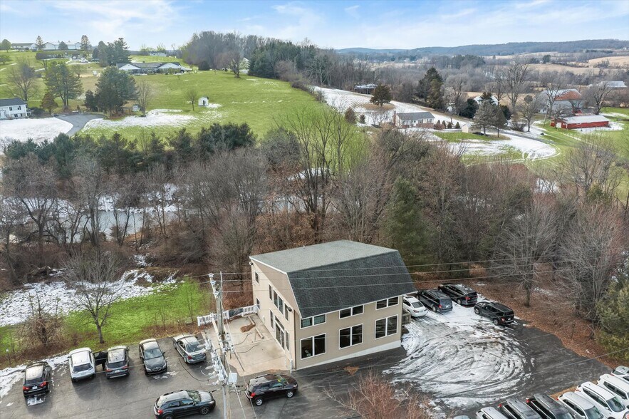 More Photos Of 4028 Hanover Pike, Manchester Auto Repair For Sale