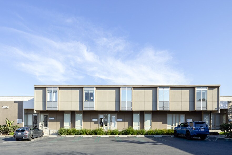 More Photos Of 4120 Birch St, Newport Beach Research And Development For Lease