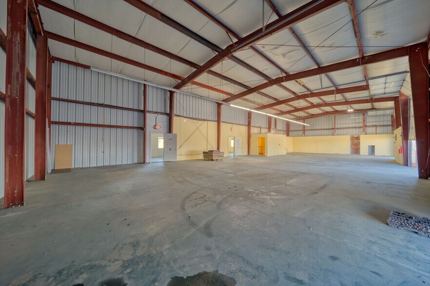 More Photos Of 800 Margaret St, Pahrump Manufacturing For Lease