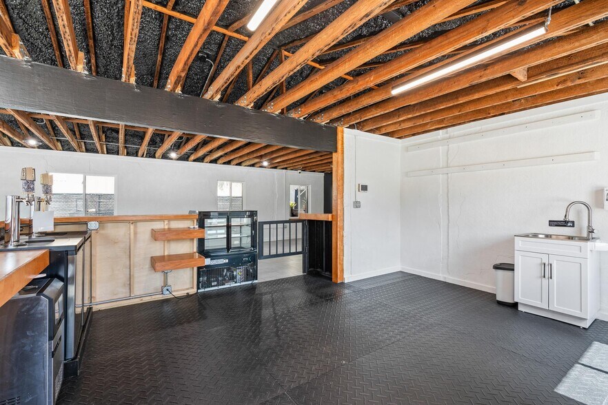 More Photos Of 209 Palmetto Ave, Longwood Restaurant For Lease