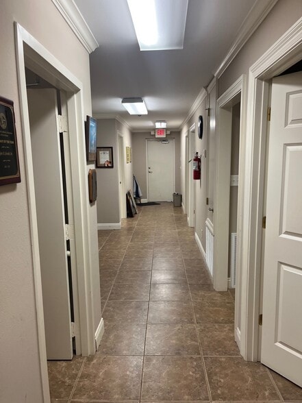More Photos Of 68446 Tammany Trace Dr, Mandeville Office For Sale