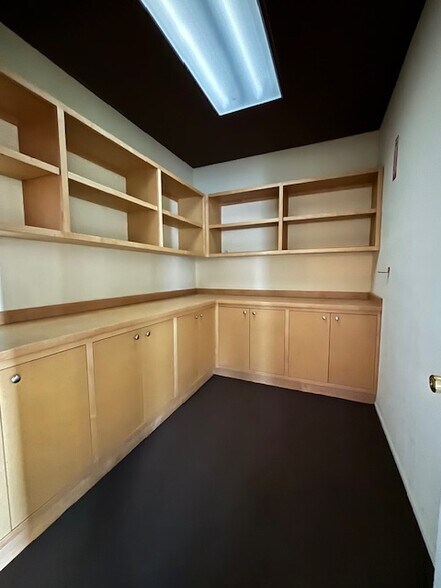 More Photos Of 2915 Kerner Blvd, San Rafael Industrial For Sale