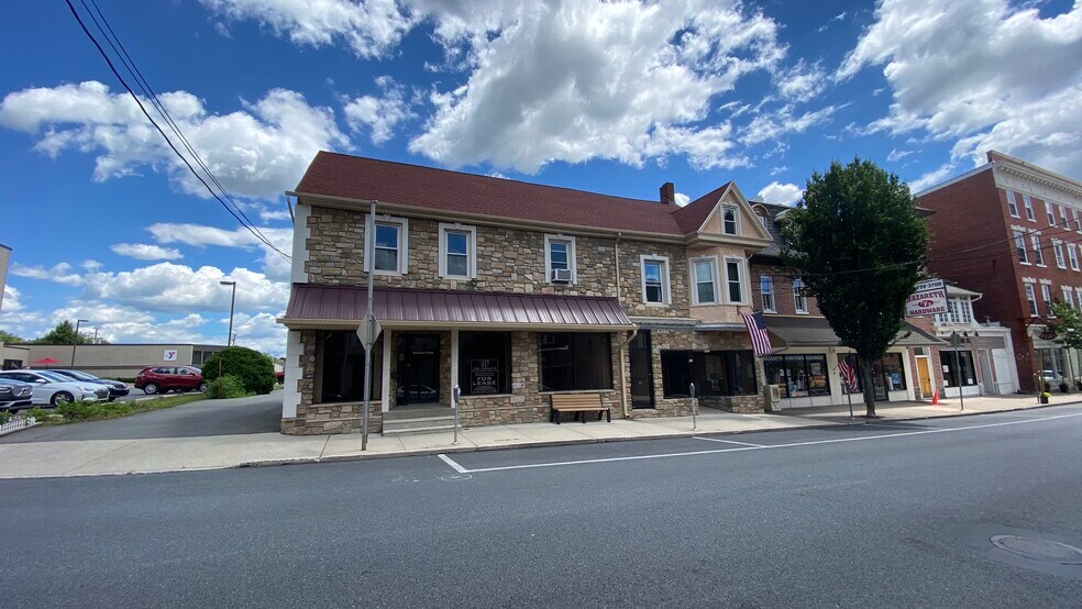 More Photos Of 39 S Main St, Nazareth General Retail For Lease