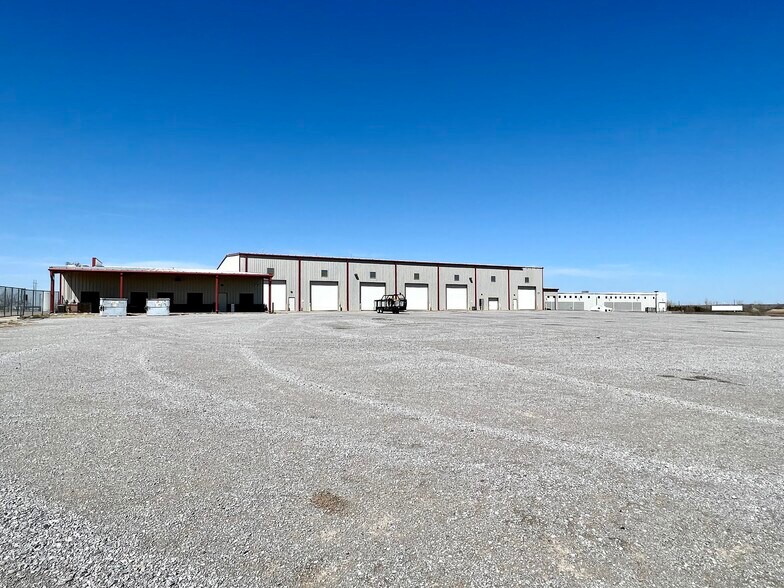 More Photos Of 220 N Sara Rd, Oklahoma City Service For Lease