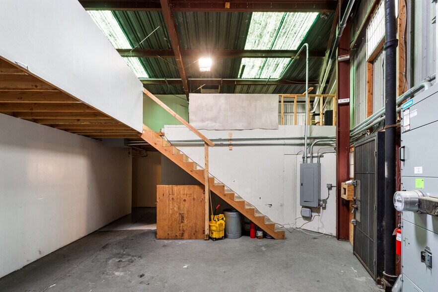 More Photos Of 57 Loomis St, San Francisco Warehouse For Lease