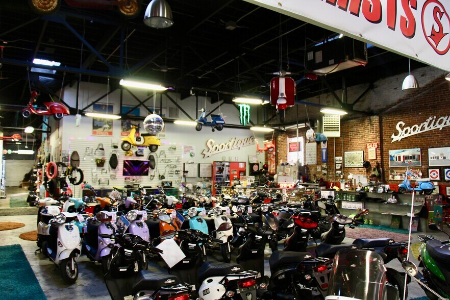 More Photos Of 154-160 S Broadway, Denver Storefront For Lease