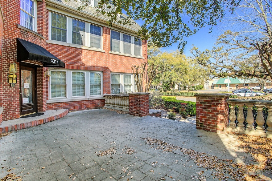 More Photos Of 4314 Yoakum Blvd, Houston Medical For Sale