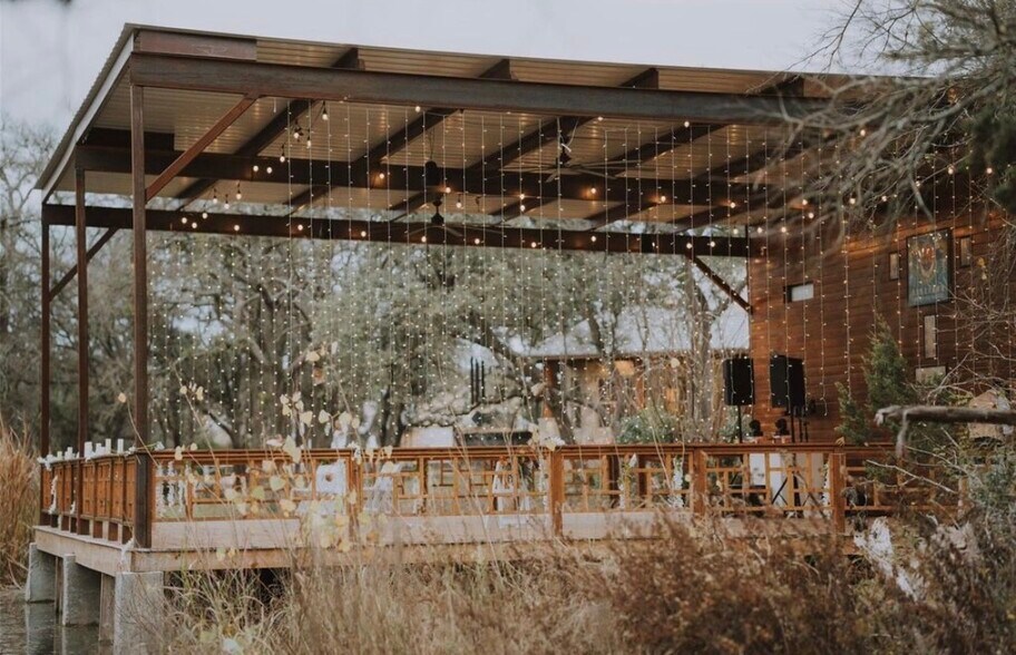 More Photos Of 100 Mockingbird Hl, Leander Theater Concert Hall For Sale