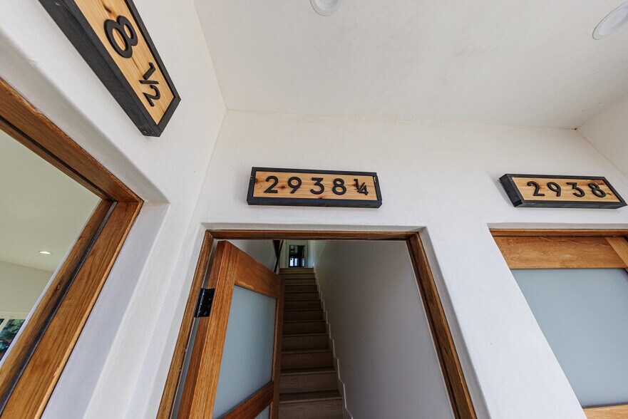 More Photos Of 2938 S Sycamore Ave, Los Angeles Apartments For Sale