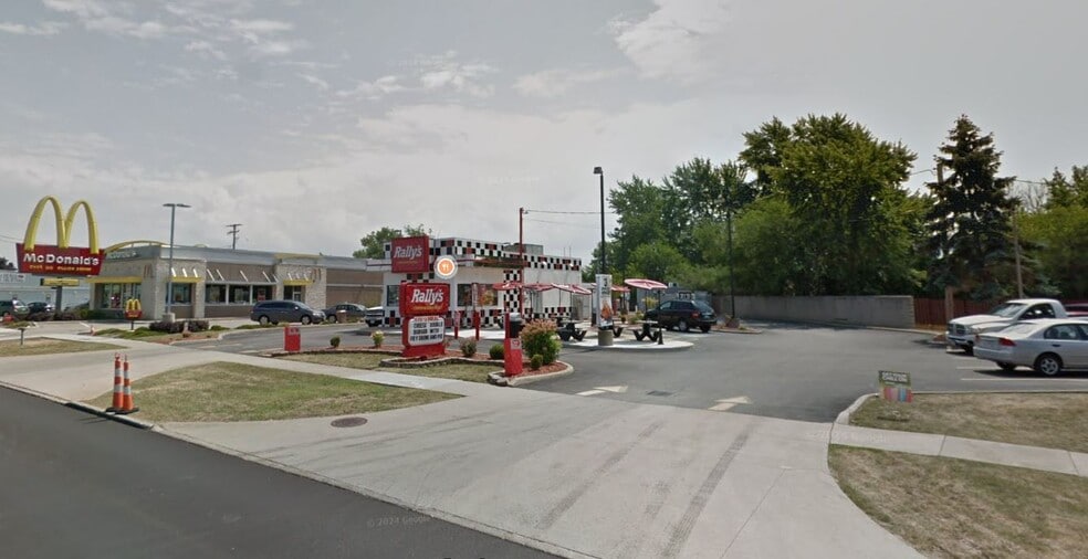 Primary Photo Of 14911 Snow Rd, Brook Park Fast Food For Lease