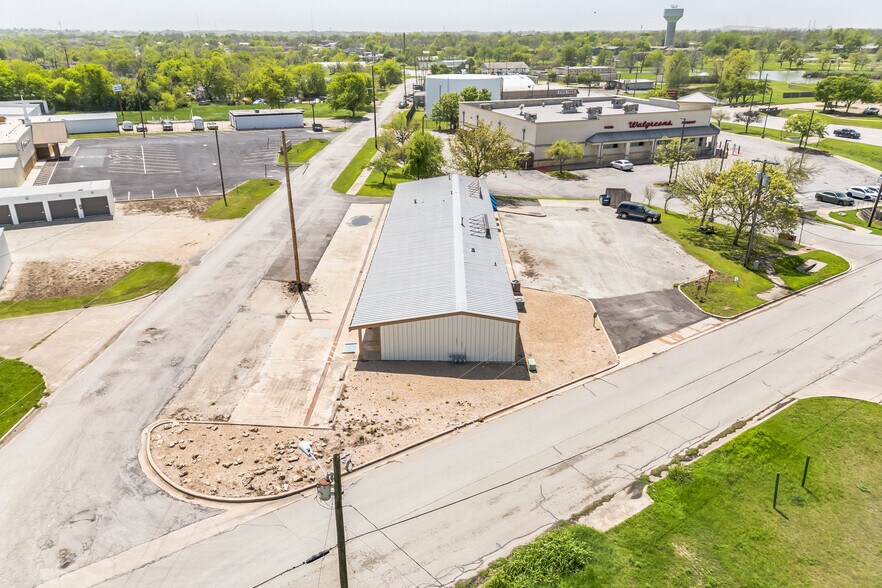 More Photos Of 1611 Old Granger Rd, Taylor Office For Lease