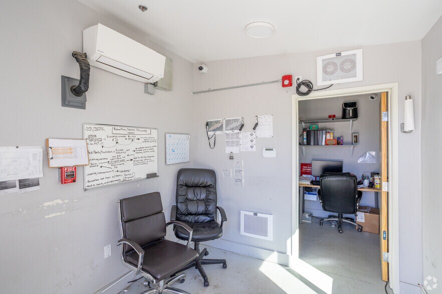 More Photos Of 301 E Laurel Ave, Lompoc Warehouse For Sale