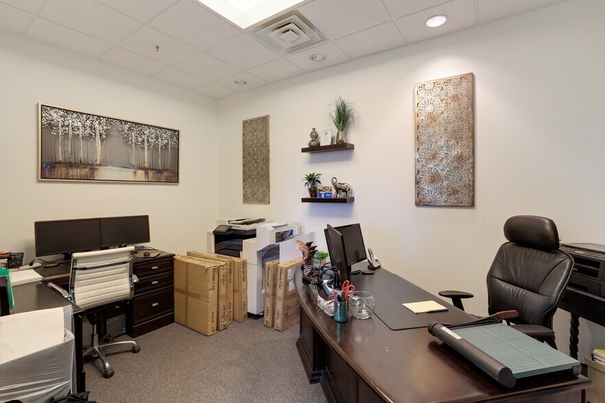 More Photos Of 2904 W Horizon Ridge Pky, Henderson Medical For Lease