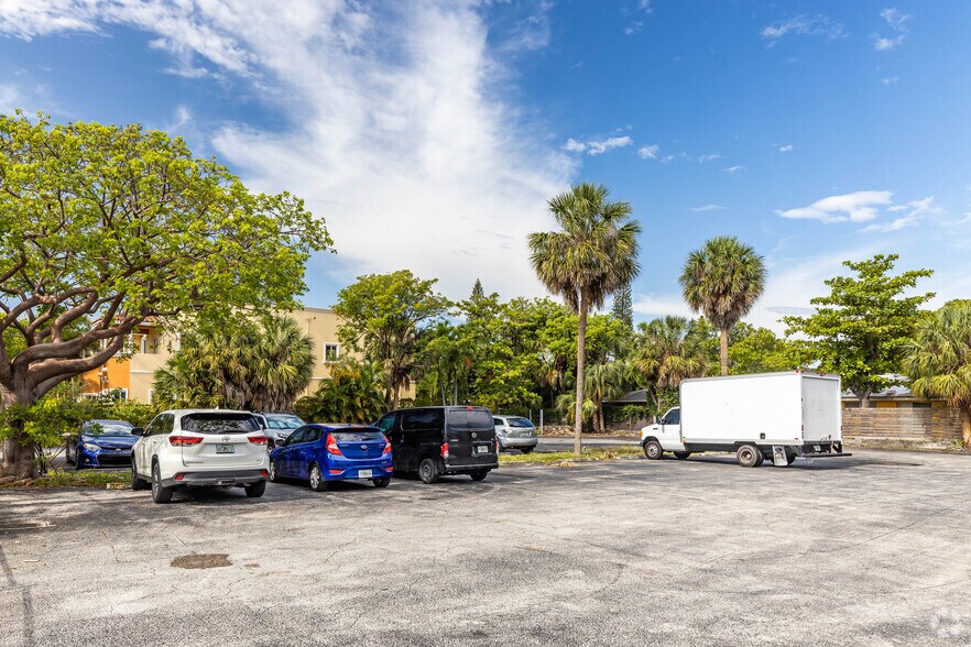 More Photos Of 929 NE 17th Way, Fort Lauderdale Land For Lease