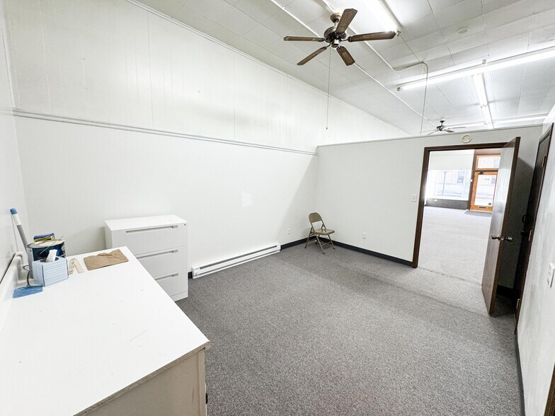 More Photos Of 203 W Madison St, Pontiac Storefront Retail Residential For Sale