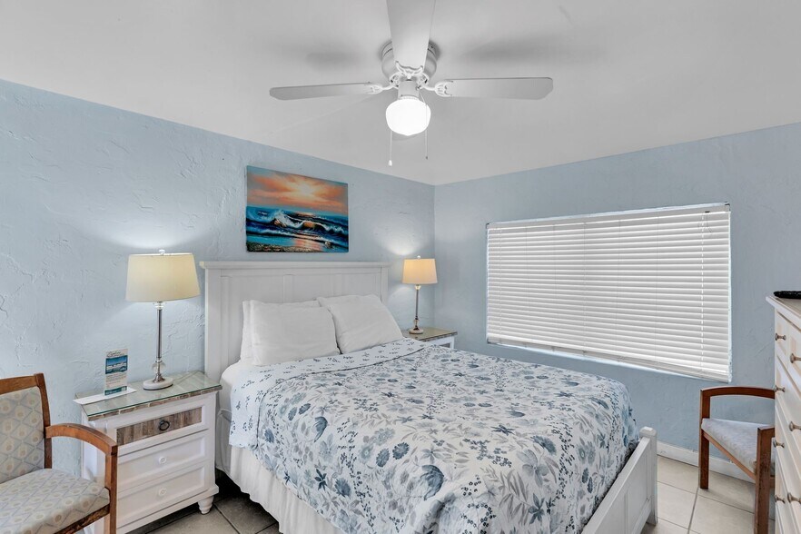 More Photos Of 243 61st St, Marathon Hotel For Sale