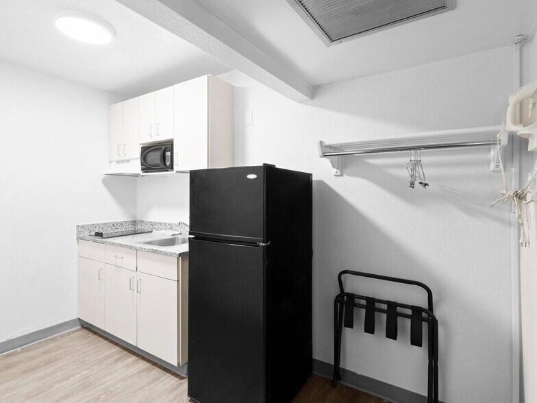 More Photos Of 1150 Wilkins Cir, Casper Hotel For Sale