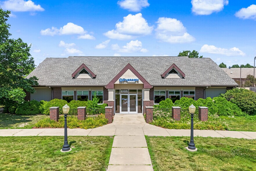 Primary Photo Of 6105 NW 86th St, Johnston Medical For Sale