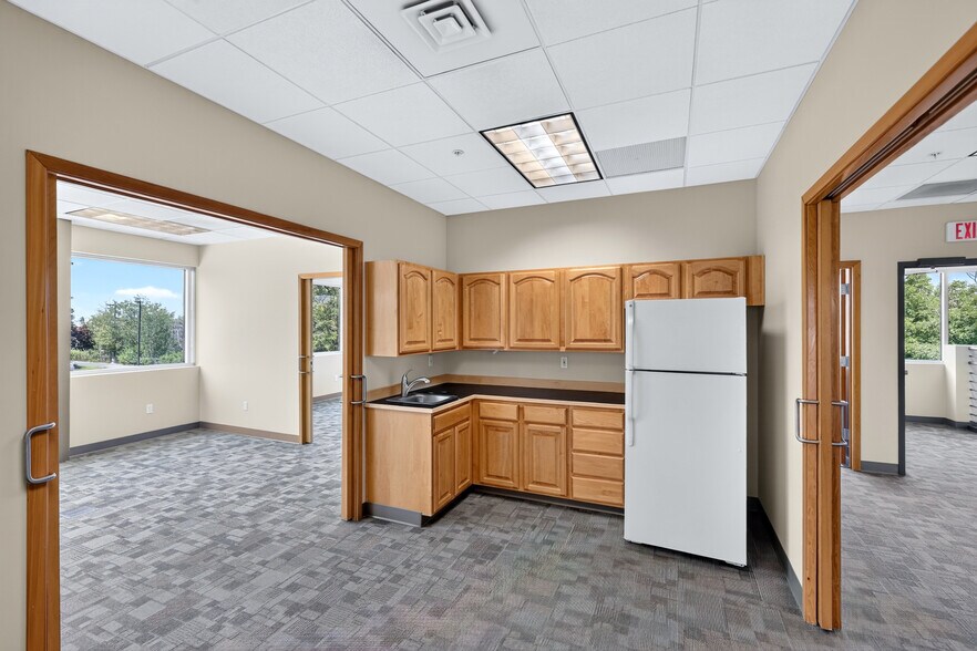 More Photos Of 2208 N Swing Ln, Liberty Lake Medical For Lease