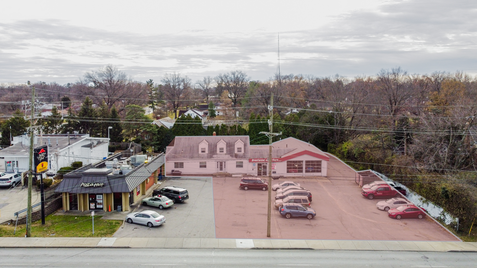 Primary Photo Of 913-915 W Galbraith Rd, Cincinnati Auto Repair For Lease