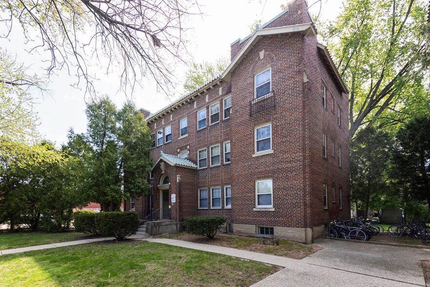 More Photos Of 2821 Monroe St, Madison Apartments For Sale