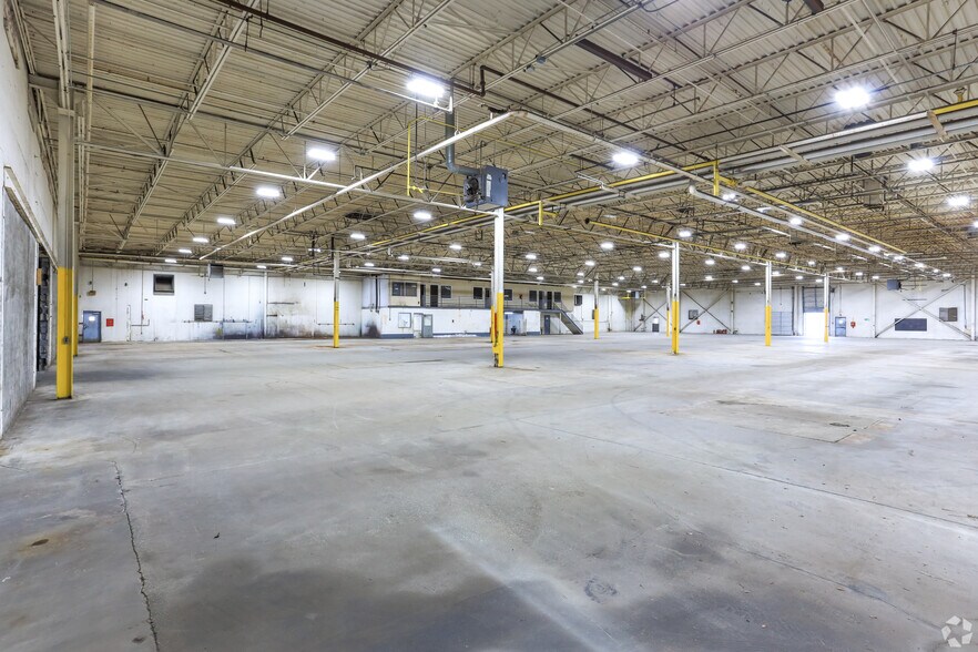 More Photos Of 300 Rogers St, Barnesville Warehouse For Sale