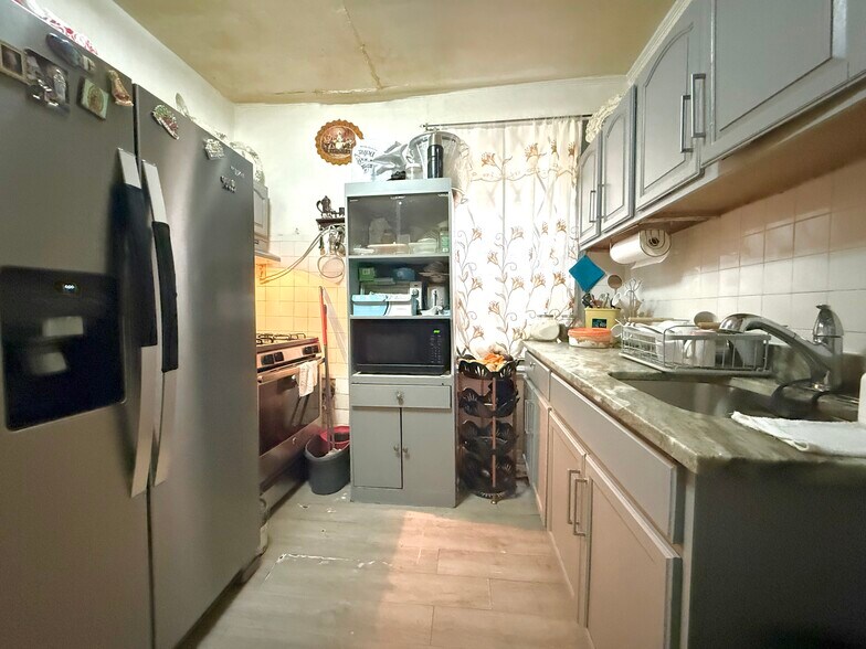 More Photos Of 615 Summit Ave, Union City Apartments For Sale
