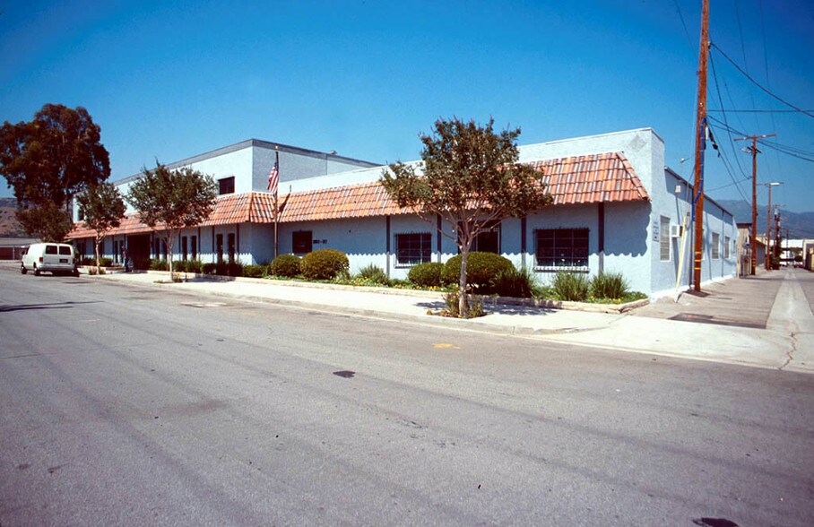 Primary Photo Of 2810 N Lima St, Burbank Light Manufacturing For Lease