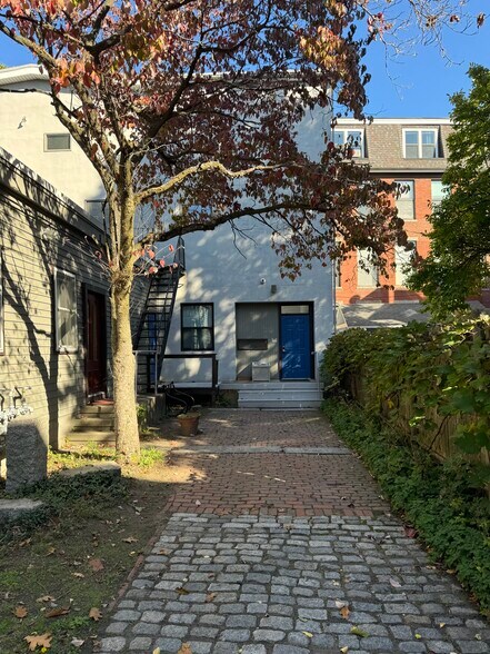 More Photos Of 91 Harvey St, Cambridge Office Residential For Lease