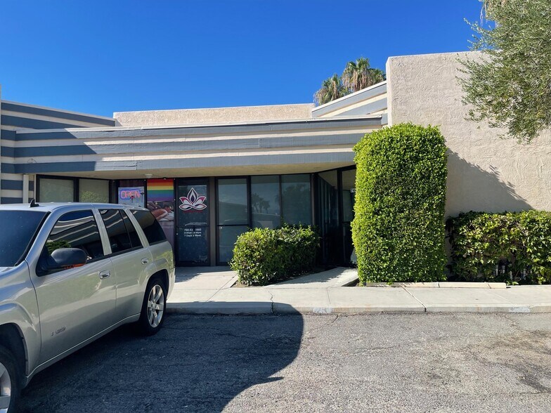 More Photos Of 740 S Vella Rd, Palm Springs Office For Lease