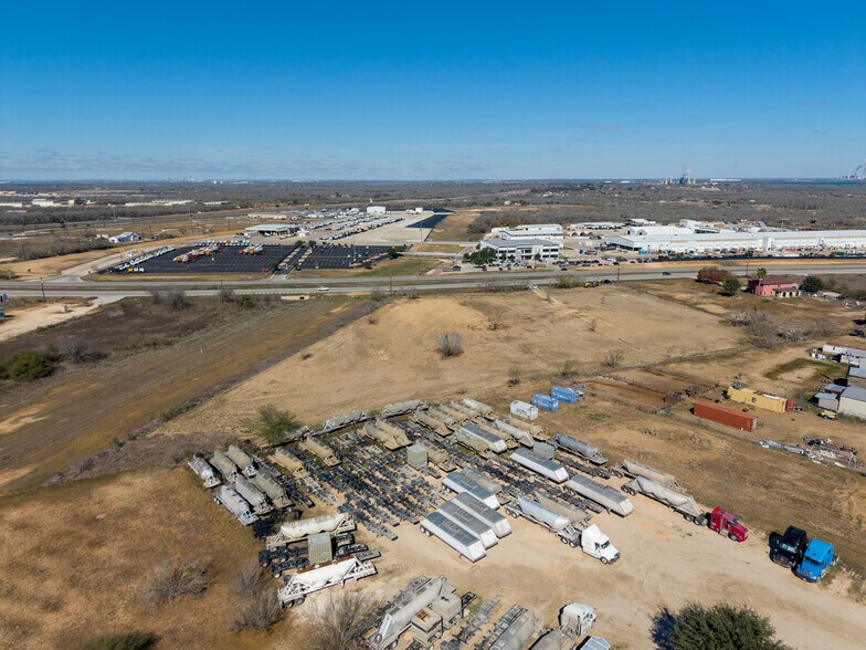 More Photos Of 4440 S Loop 1604 E, Elmendorf Land For Lease