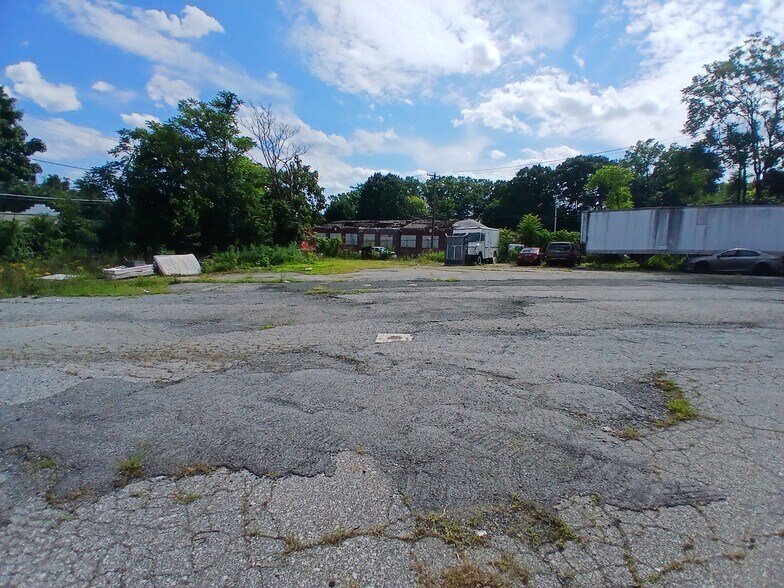 More Photos Of 20 Deyo Pl, Newburgh Warehouse For Sale