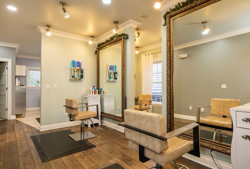 More Photos Of 407 W Galer St, Seattle Freestanding For Sale