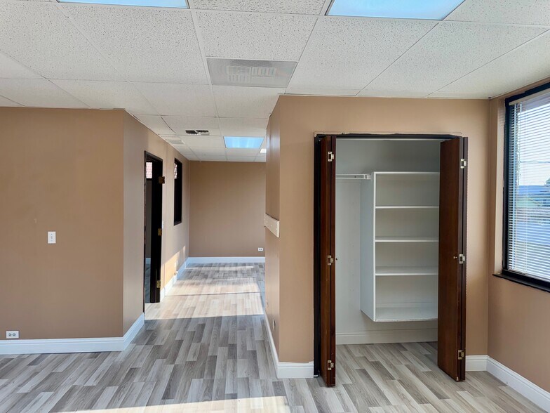 More Photos Of 11172 Huron St, Northglenn Loft Creative Space For Lease