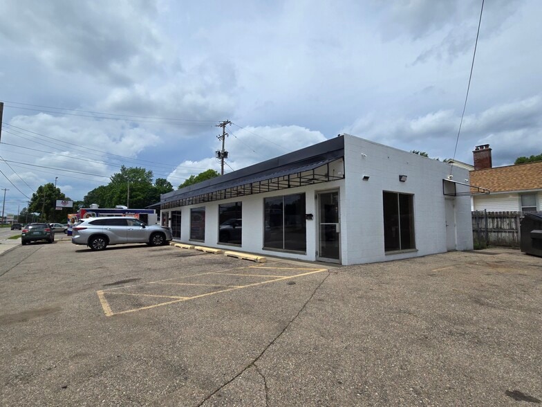 More Photos Of , Lansing General Retail For Sale