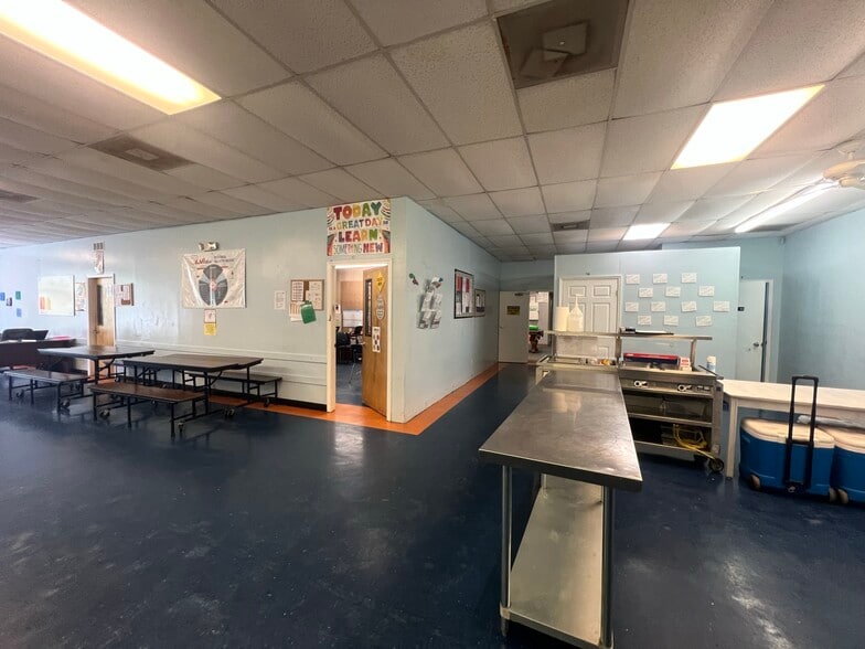 More Photos Of 1420 Mason Ave, Daytona Beach Daycare Center For Sale