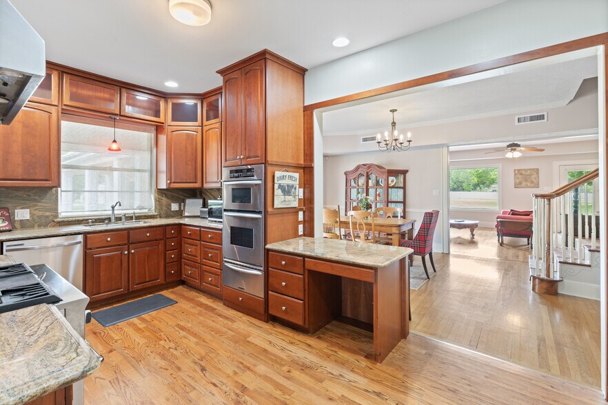 More Photos Of 53447 Highway 290, Hempstead Specialty For Sale