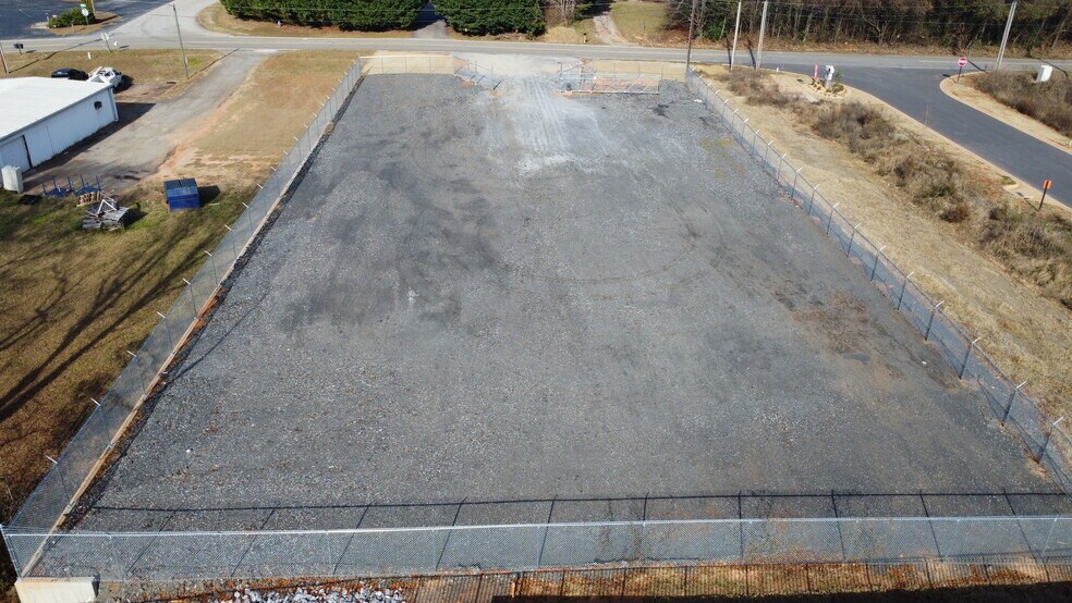 More Photos Of 201 Giles Dr, Boiling Springs Land For Lease