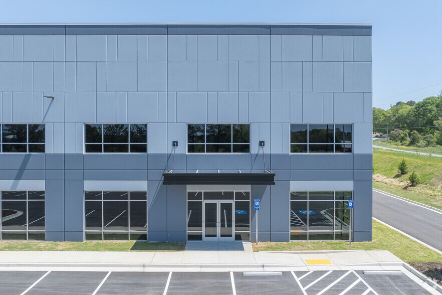 More Photos Of Jessie Cronic Rd & I-85, Braselton Unknown For Lease