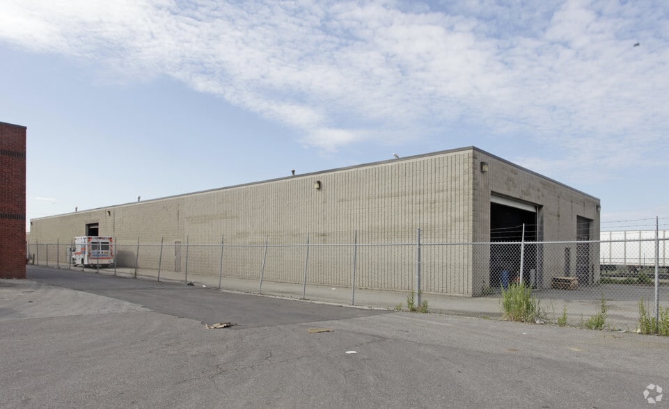 More Photos Of 1859 Gage Ct, Mississauga Warehouse For Sale